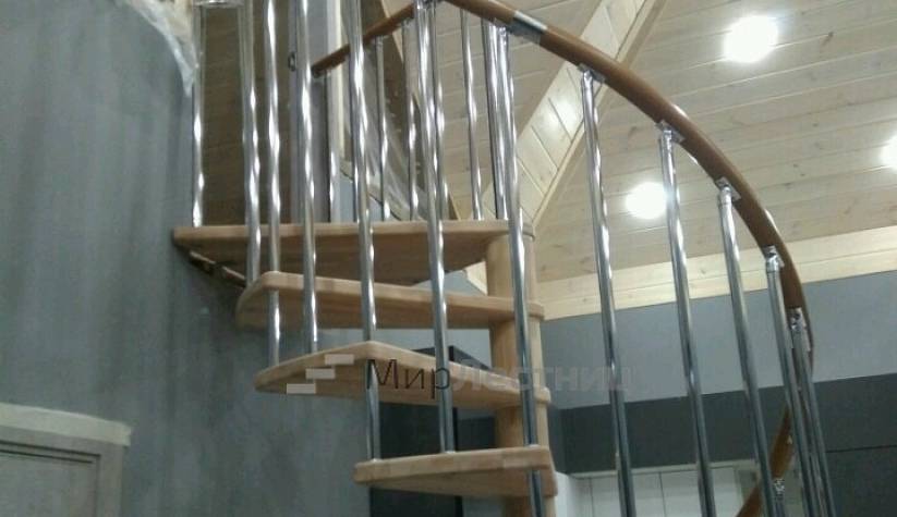 Винтовая лестница Rondo Color 140 из бука
