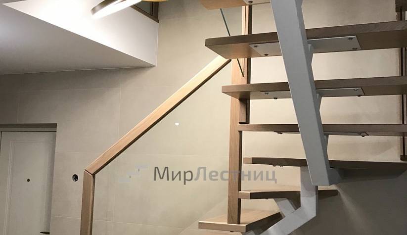 Лестница на металлическом каркасе на Дзержинского