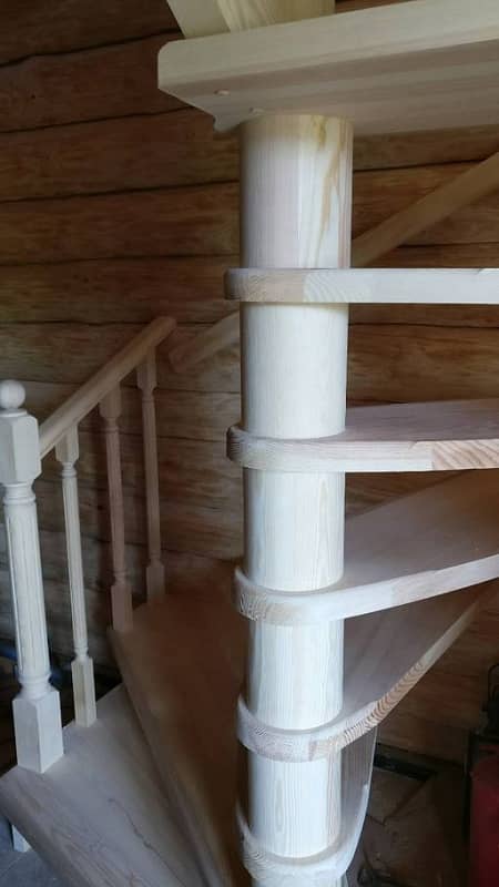 Деревянная лестница из сосны с покрытием итальянским лаком Zero